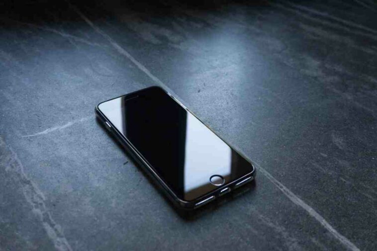 Comment eteindre un iPhone 12 sans toucher l'écran ?