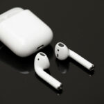 Comment synchroniser 2 AirPods différent ?